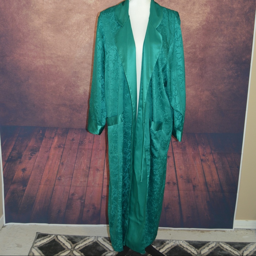 Victoria's Secret kimono style long bathrobe